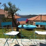 Dora's House Comfortable With A Yard And View Holiday home *