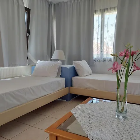 Dora's House Comfortable With A Yard And View * Pyrgadikia