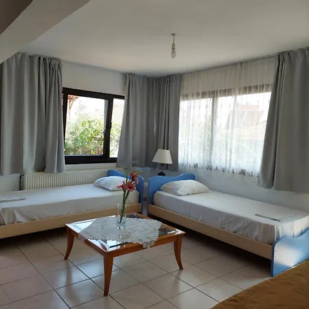 Dora's House Comfortable With A Yard And View * Pyrgadikia