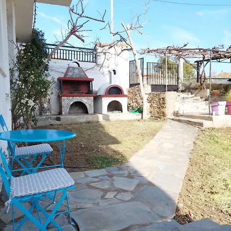 Dora's House Comfortable With A Yard And View Holiday home