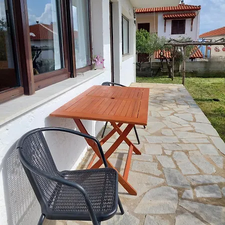 Holiday home Dora's House Comfortable With A Yard And View