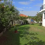 Dora's House Comfortable With A Yard And View * Pyrgadikia