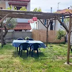 Dora's House Comfortable With A Yard And View