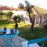 Dora's House Comfortable With A Yard And View Tatil Evi