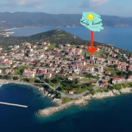 Tatil Evi Dora's House Comfortable With A Yard And View Pyrgadikia